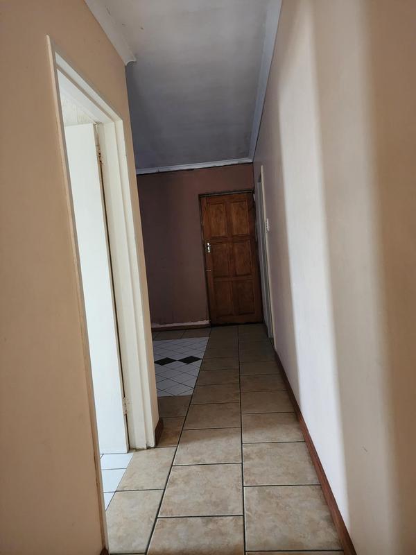 6 Bedroom Property for Sale in Zeekoevlei Western Cape